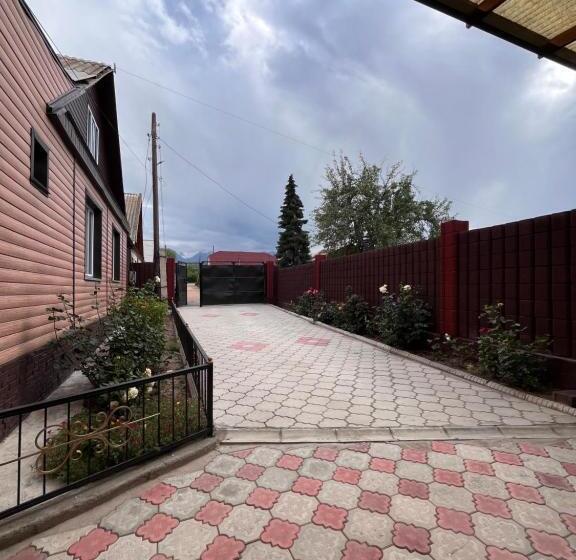 پانسیون Guesthouse Klara