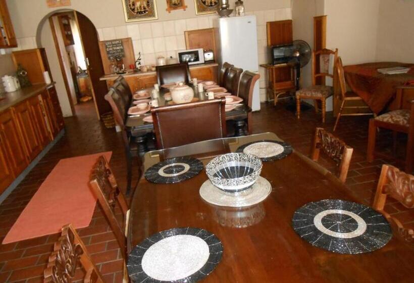 بنسيون Lizzie S