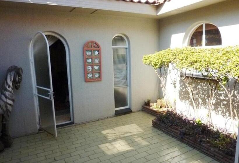 بنسيون Lizzie S