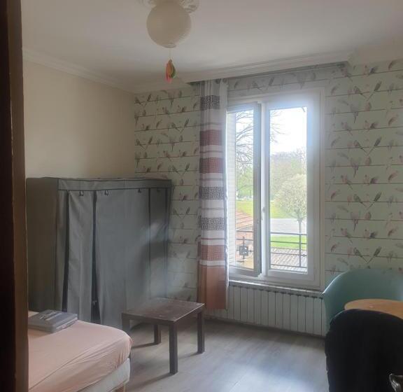 پانسیون Maison Meublée Proche Des Jo Et Grande Fan Zone