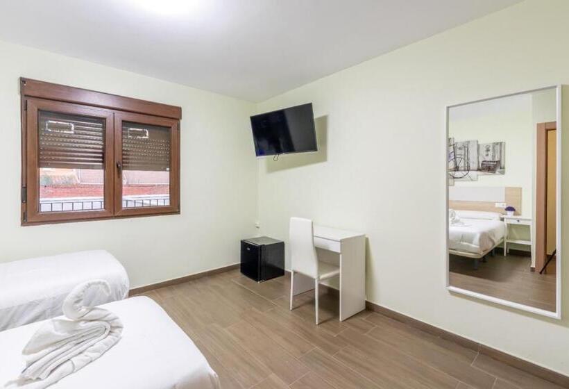 بنسيون Otero & Elma 2