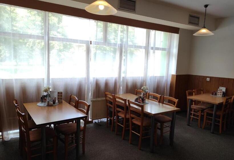 Пансион Penzion A Restaurace U Knoppa