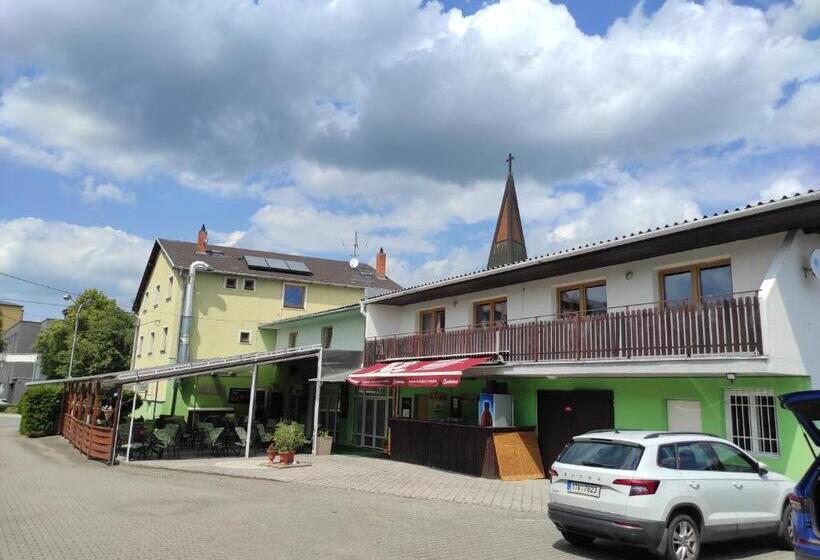 Пансион Penzion A Restaurace U Knoppa