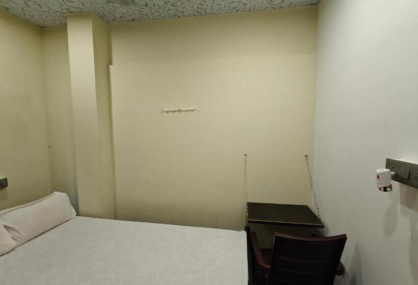 پانسیون Shivalaya Lodge