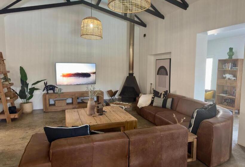 膳宿费 The Blue Shutter Guest House