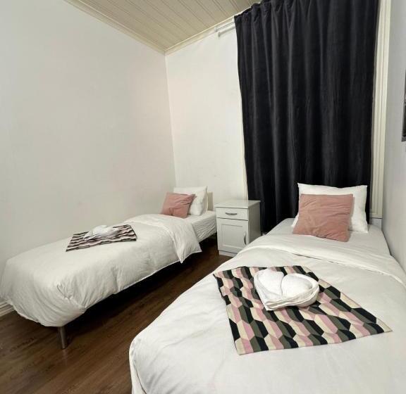 פנסיון The Golden Phoenix