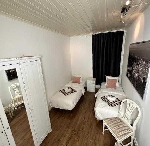 פנסיון The Golden Phoenix