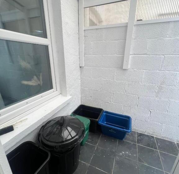 Пансион Town Centre Private Room 3