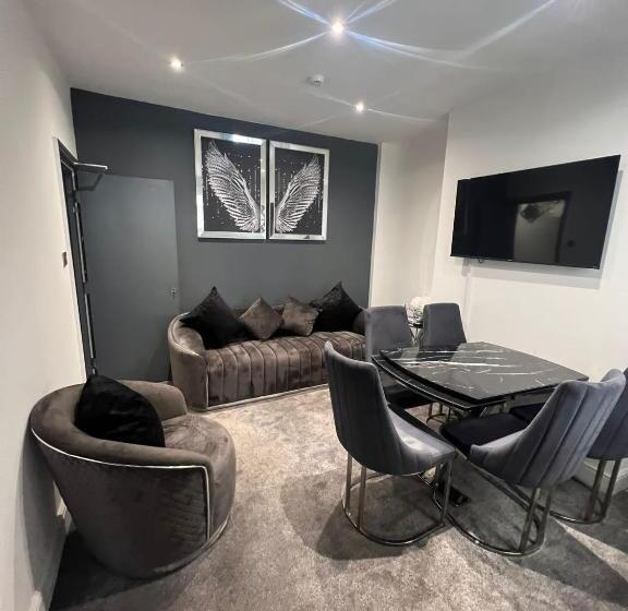 Пансион Town Centre Private Room 3