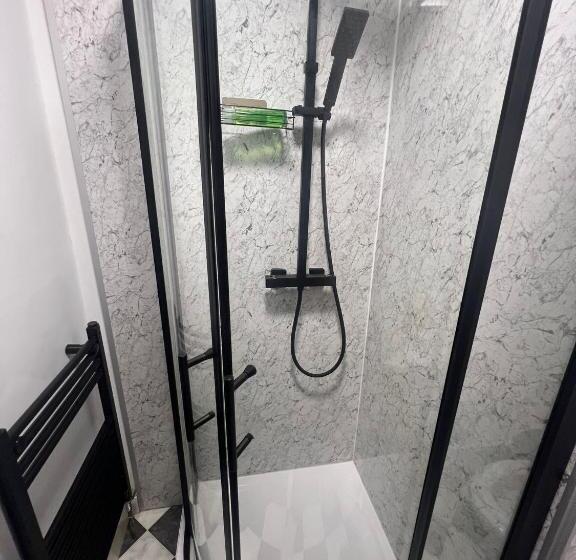 Пансион Town Centre Private Room 3