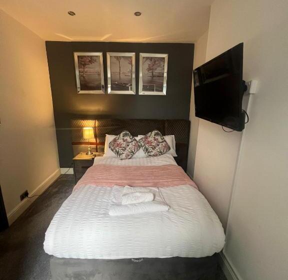 Пансион Town Centre Private Room 3