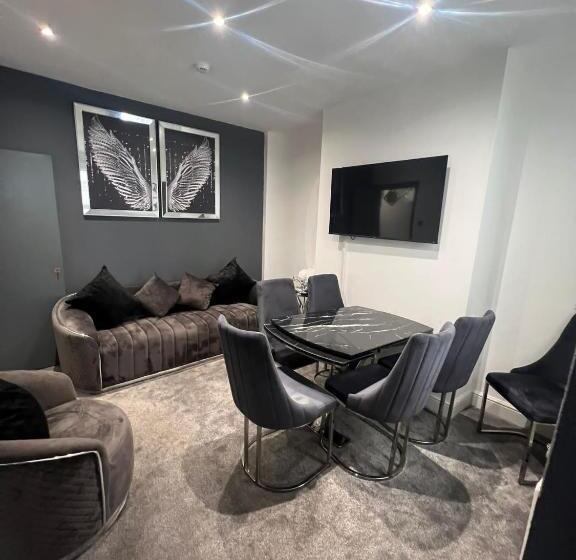 Пансион Town Centre Private Room 3