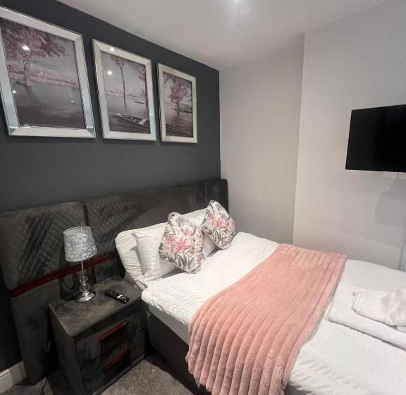 Пансион Town Centre Private Room 3