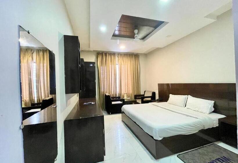 Ray Ban ! Haridwar होटल रे बन ரே பான் ஹோட்டல் Fully Air Conditioned Hotel, Lift Wifi And Parking Ava