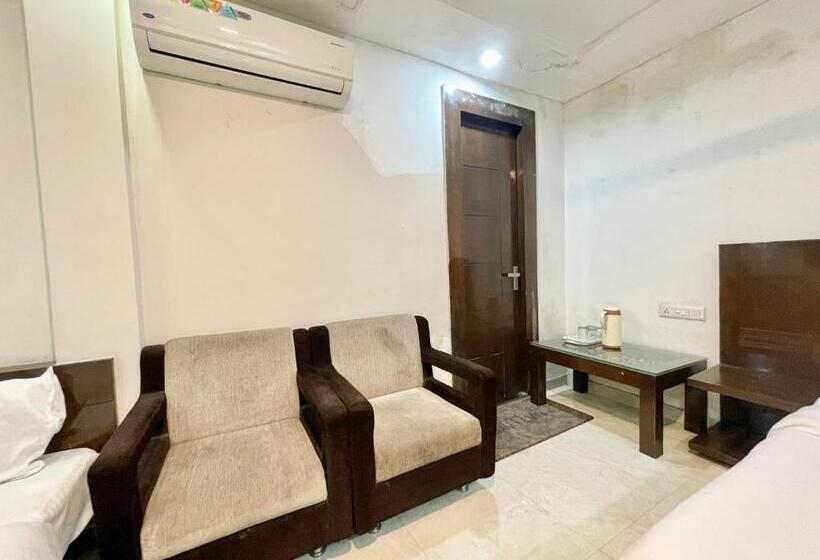 Ray Ban ! Haridwar होटल रे बन ரே பான் ஹோட்டல் Fully Air Conditioned Hotel, Lift Wifi And Parking Ava