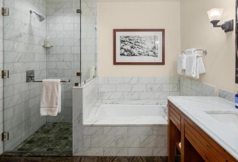 استراحتگاه 1216 The Lodge At Spruce Peak Ski In Ski Out Studio Spruce Peak Village Views 2nd Floor