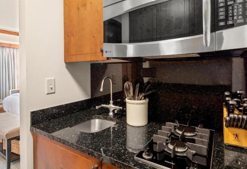 استراحتگاه 345 Studio National 3rd Floor Pool & Mountain Views