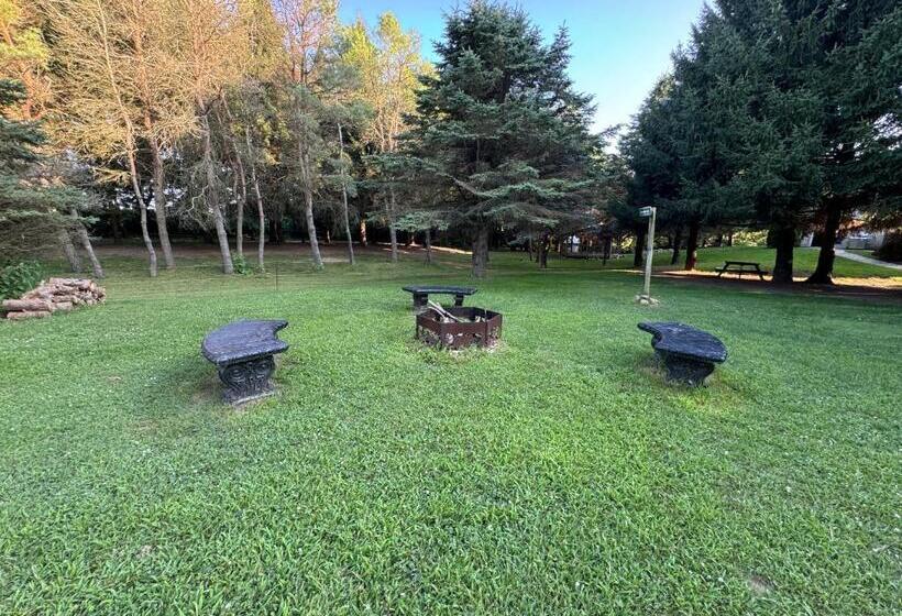 منتجع Holden Villa Retreat