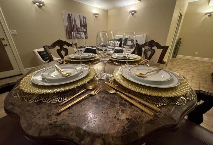 منتجع Holden Villa Retreat