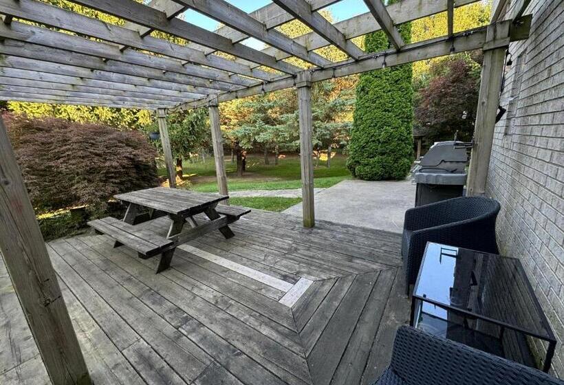 منتجع Holden Villa Retreat