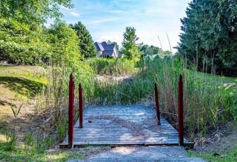 منتجع Holden Villa Retreat