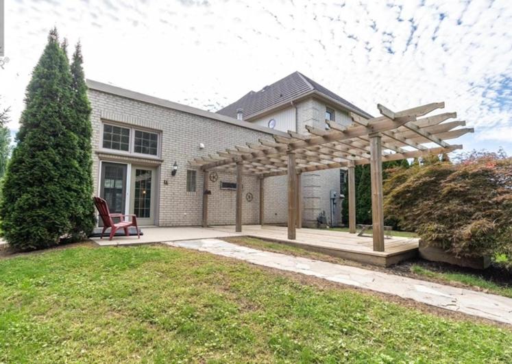 منتجع Holden Villa Retreat