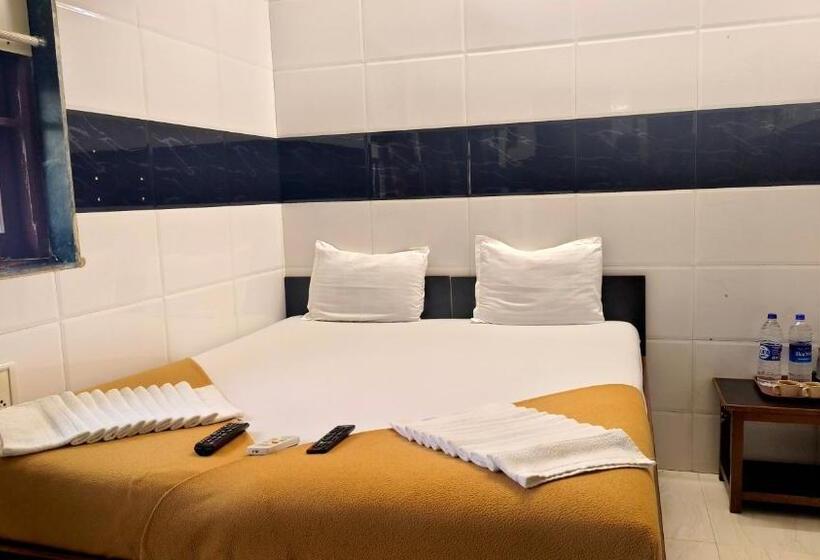 Smooth Checkin By Hotel Kamal