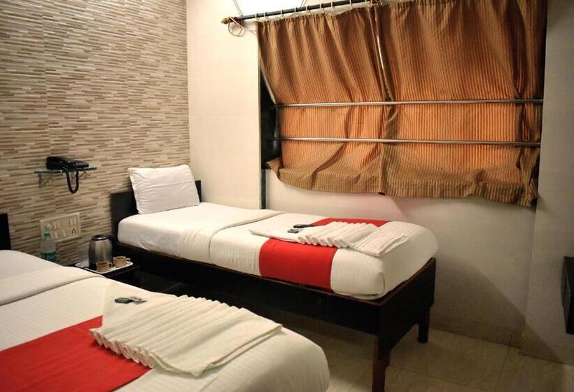 Smooth Checkin By Hotel Kamal