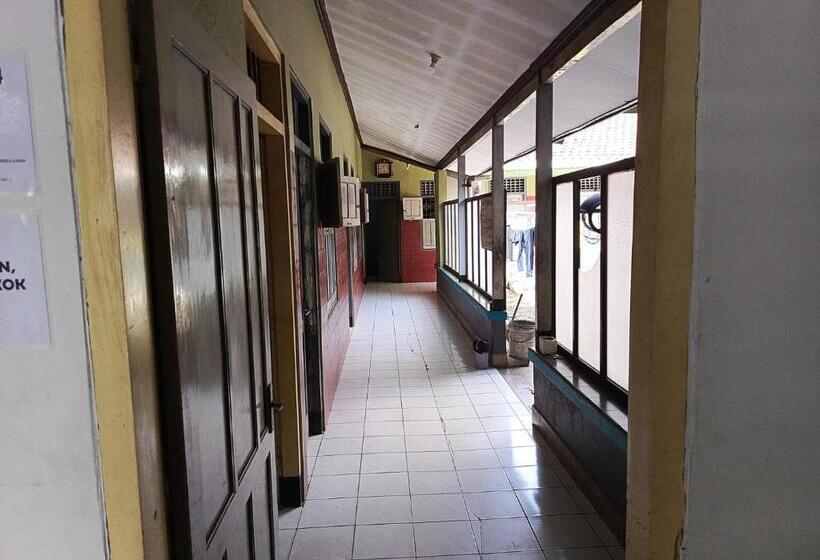 Spot On 94129 Hotel Agung Banjarnegara