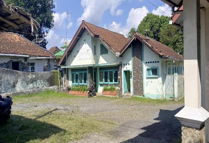 Spot On 94129 Hotel Agung Banjarnegara