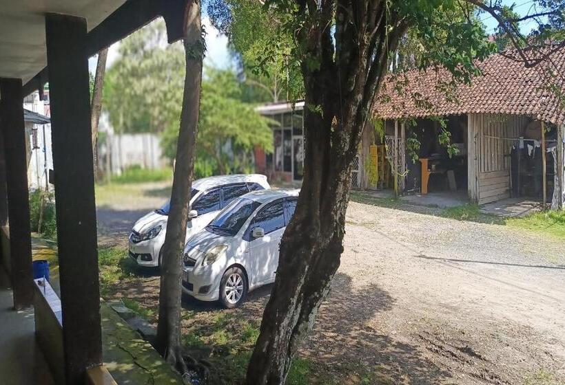 Spot On 94129 Hotel Agung Banjarnegara