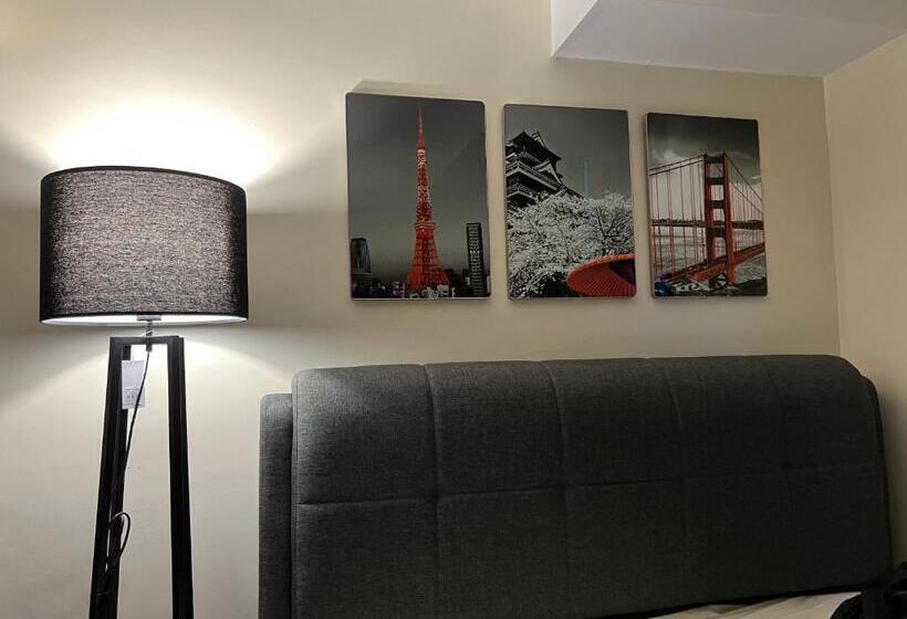 The Viceroy Near Venice Mall