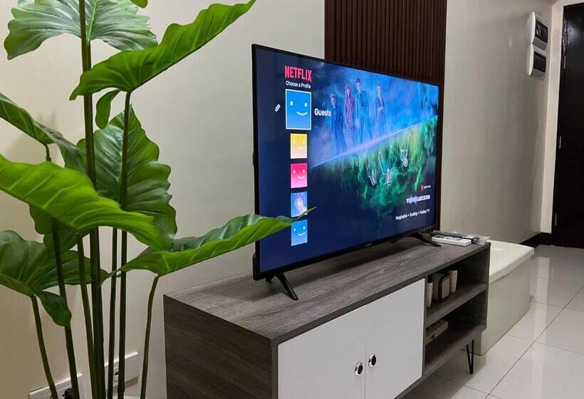 The Viceroy Near Venice Mall