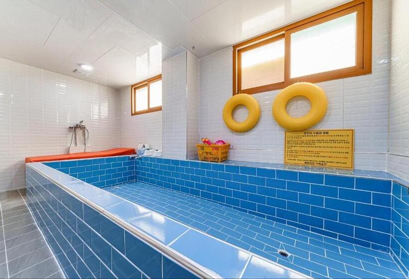 Valentine Hot Spring Motel