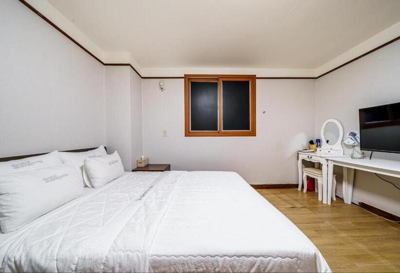 Valentine Hot Spring Motel