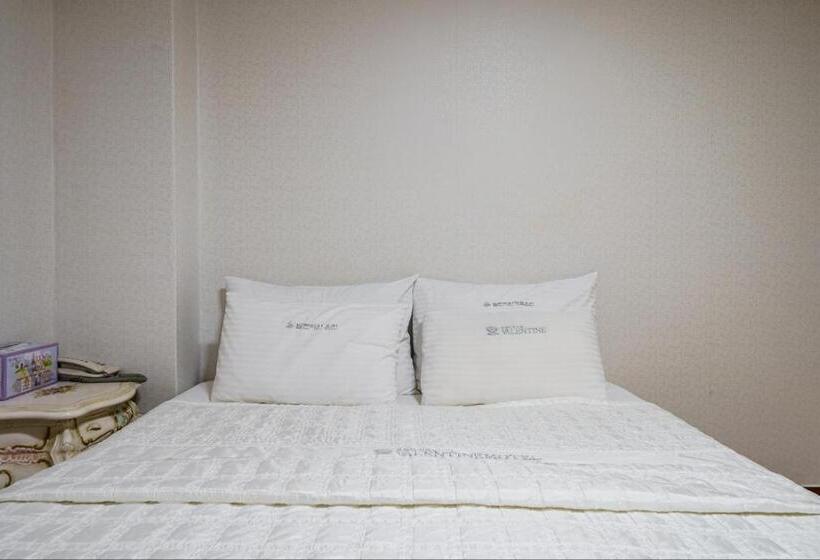 Valentine Hot Spring Motel