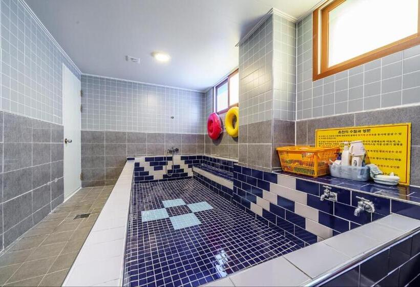 Valentine Hot Spring Motel