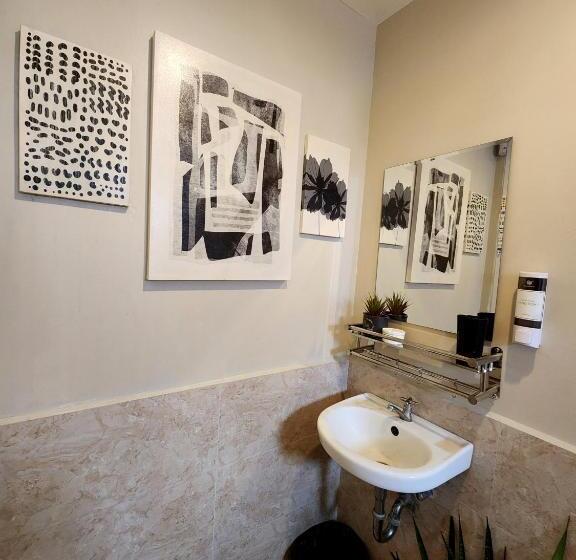 ユースホステル Don Seroy Backpackers Inn