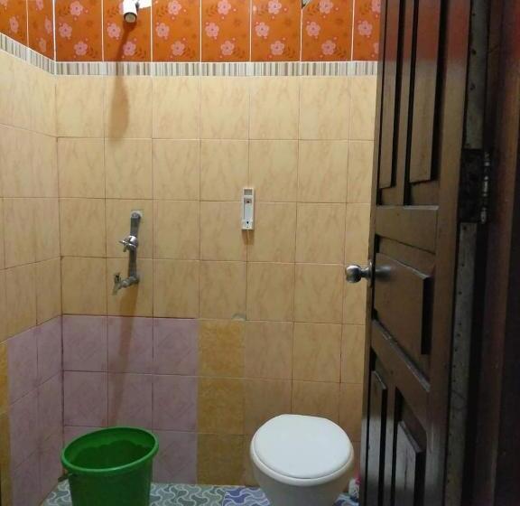 הוסטל Penginapan Najwa Indah