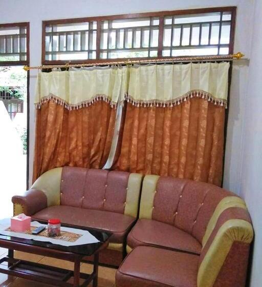 הוסטל Penginapan Najwa Indah