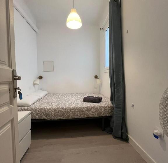 هاستل Private Rooms Near Parallel Av