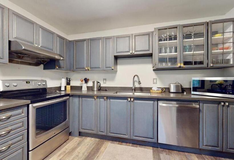 Apartment In The Aqorpions Estate