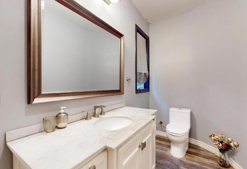 Apartment In The Aqorpions Estate