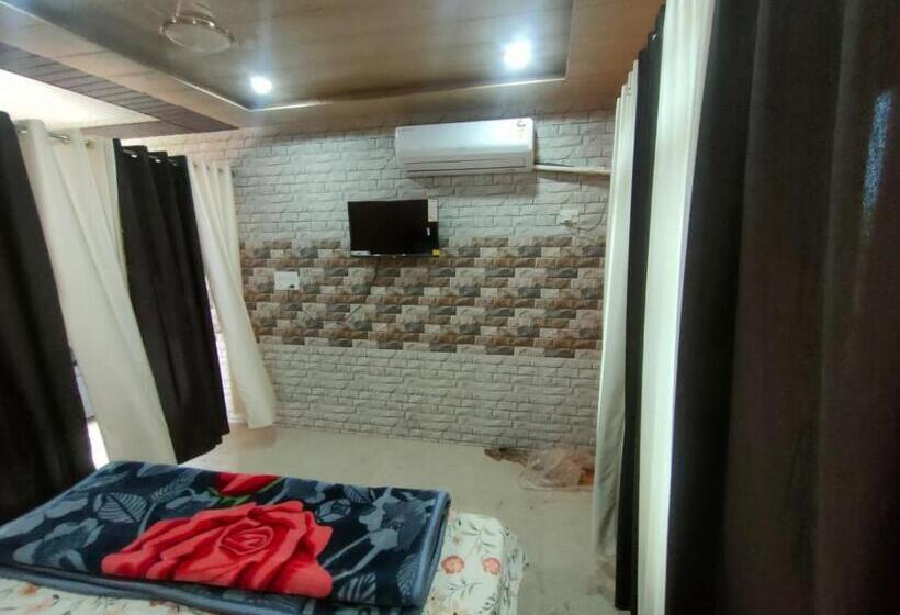 مبيت وإفطار Aryan Home Stay