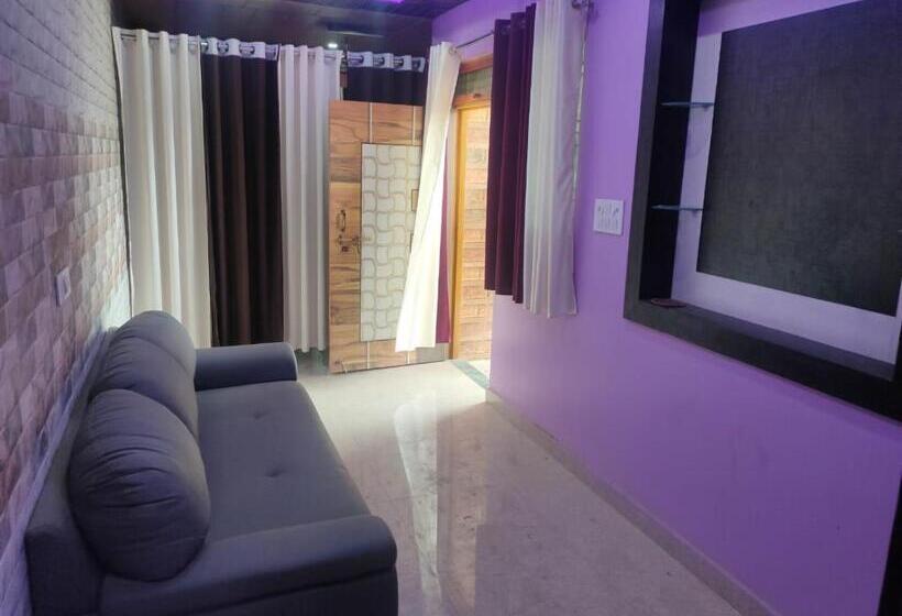 مبيت وإفطار Aryan Home Stay