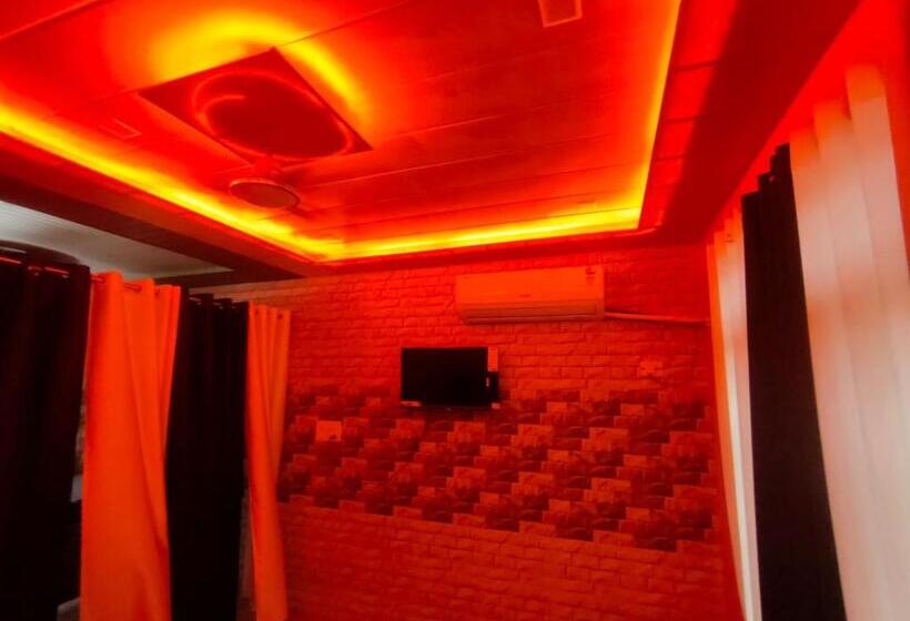 مبيت وإفطار Aryan Home Stay