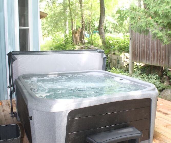 Bed and Breakfast Cranberry Moon Inn