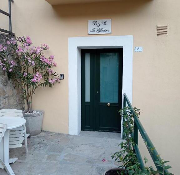 ベッドアンドブレックファースト Il Glicine