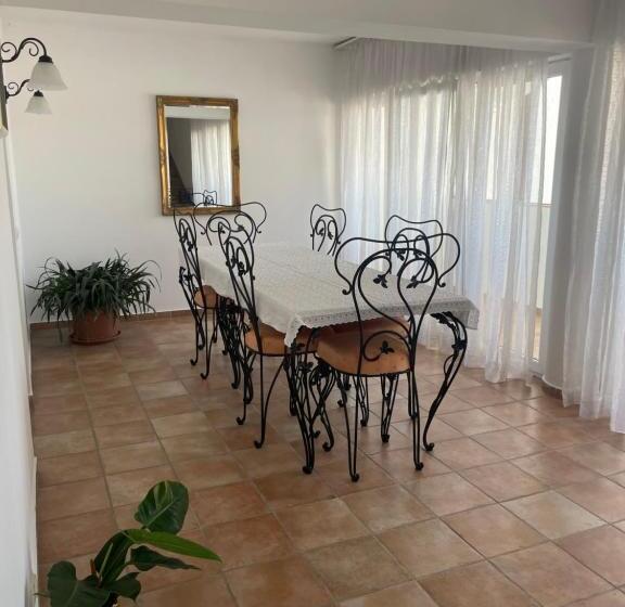 住宿加早餐  Julianna Vendégház