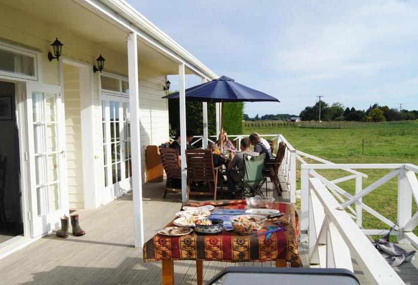 Bed and Breakfast Oliver S Farmstay